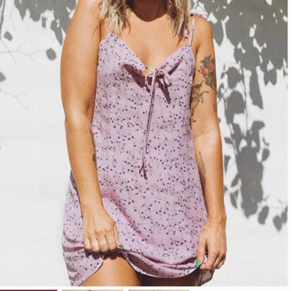 Princess Polly Dresses & Skirts - Princess Polly Lana Lavender Floral mini dress size 4